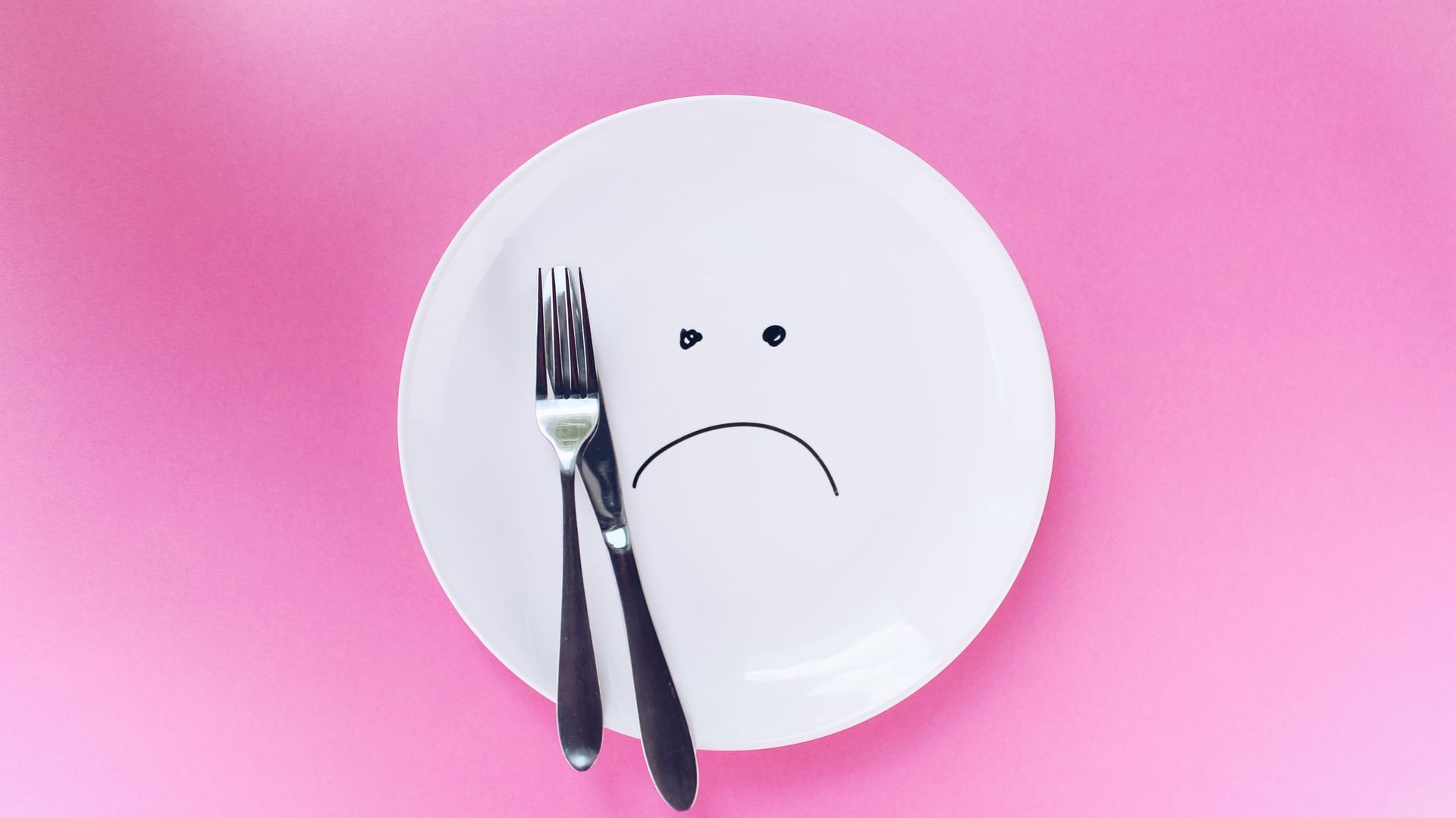 Ghid de pandemie | Cum poți slăbi sănătos stând în casă. O clinică a lansat un serviciul de consultanță nutrițională online