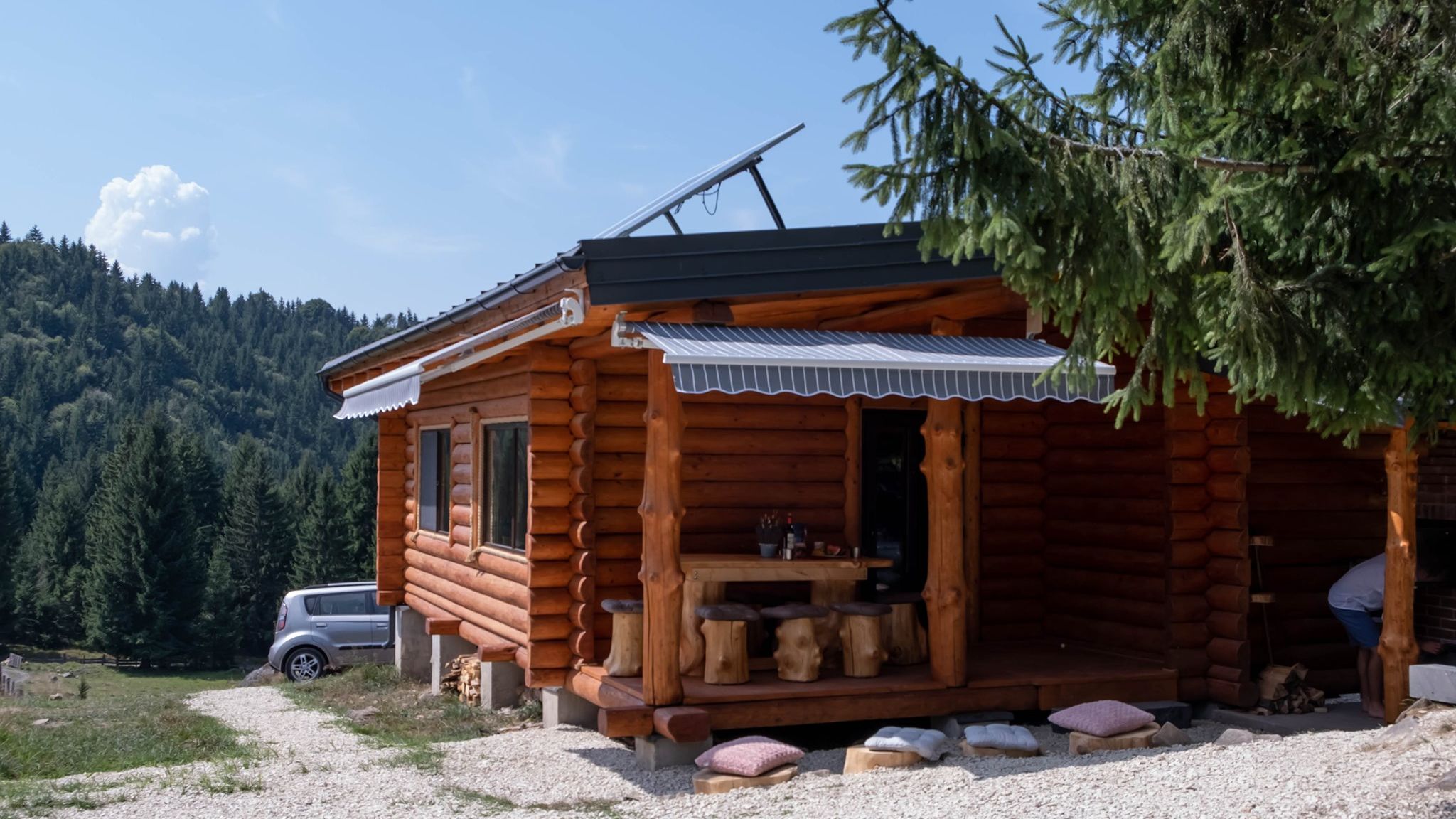 FOTO | TOP zece cabane de închiriat la munte, în România