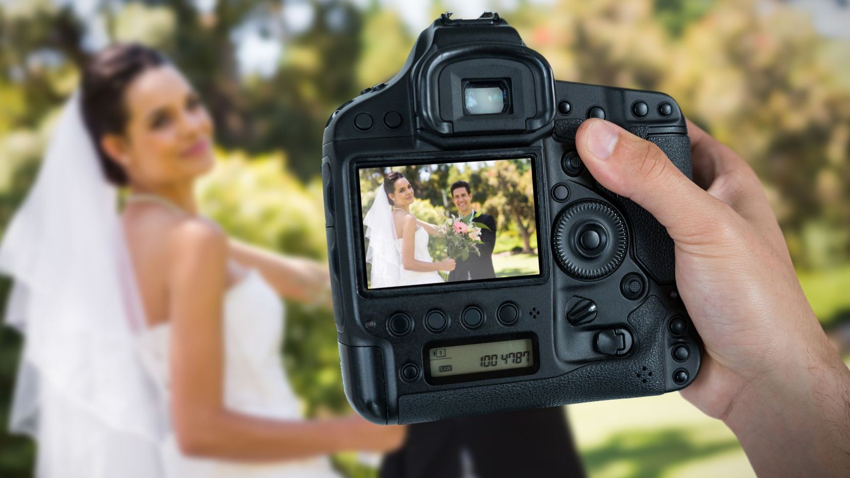 Cât mai costă un fotograf pentru nunți și botezuri. Prețurile au crescut în 2025