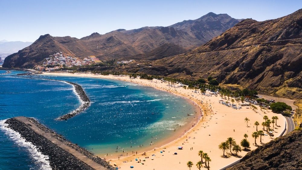 Furturi din bagaje în Aeroportul Tenerife. Poliția a făcut 14 arestări