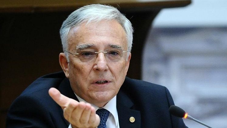 Mugur Isarescu: Proiectul de buget pare ambitios la venituri si optimist la cheltuieli. Instabilitatea nu ajuta politica monetara