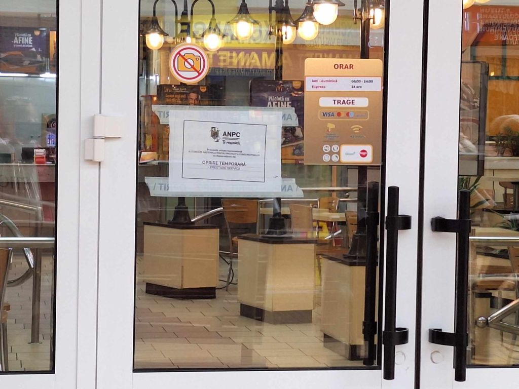 GALERIE FOTO: ANPC a închis restaurantul McDonald's din Gara de Nord, dar și mai multe patiserii - Imagine 4