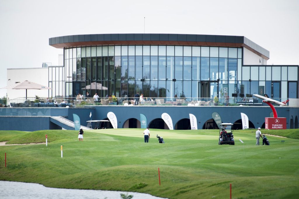 FOTO | Cel mai mare club de golf din Europa de Sud-Est se deschide în România. Vine și cu vile ș - Imagine 6