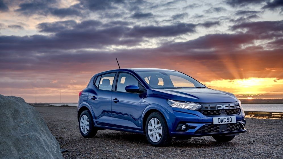 Dacia începe 2024 în forță la nivel european, Tesla se chinuie