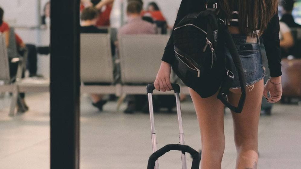 Unul dintre cei mai mari operatori low-cost din Europa îi va lăsa pe călători să ia un bagaj mai mare în cabină