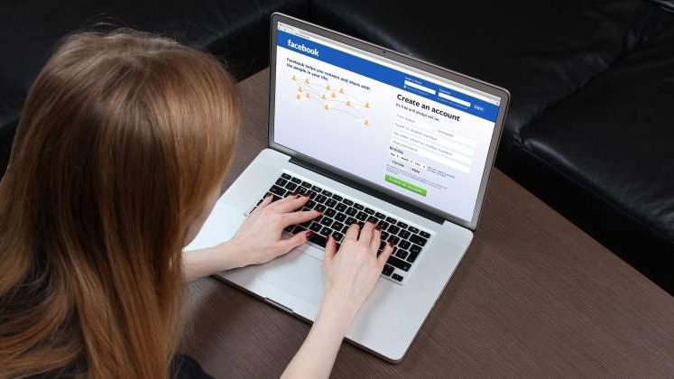 Facebook introduce criptarea totala a mesajelor si pe aplicatia Messenger, dupa modelul WhatsApp