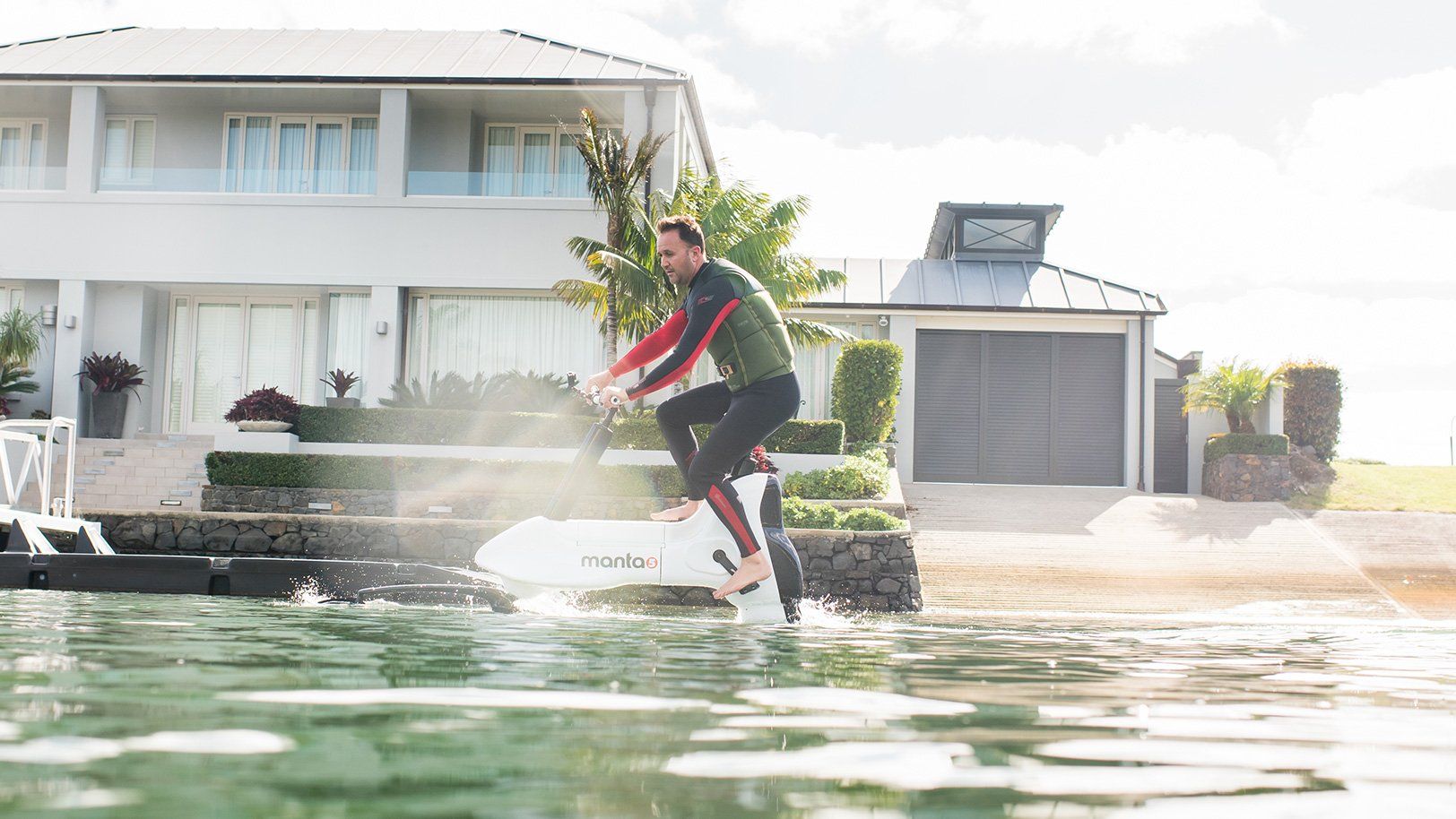 A fost inventata bicicleta electrica care merge pe apa