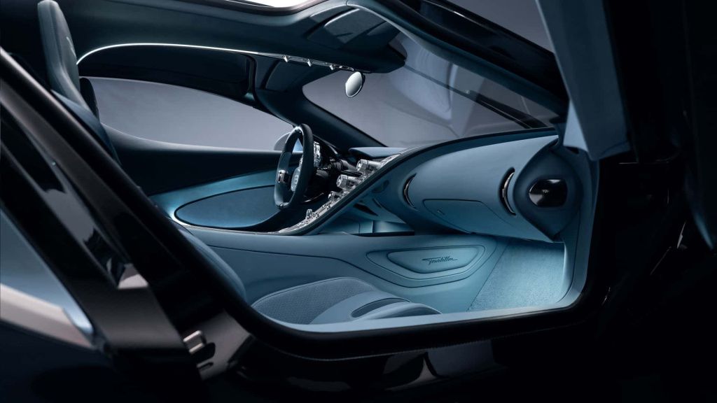 GALERIE FOTO | Bugatti a prezentat "žmașina pentru eternitate", un hypercar de 1.800 cai putere - Imagine 5