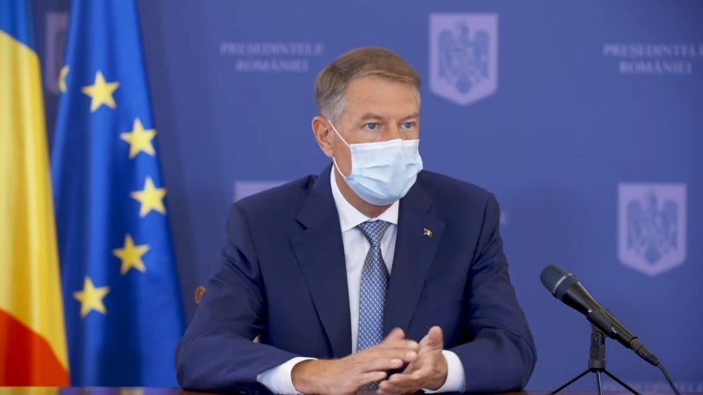 Iohannis: Va trebui să devină obligatorie vaccinarea personalului medical