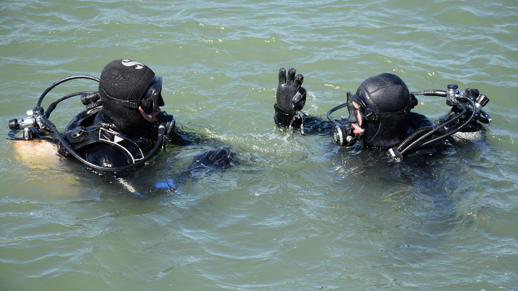 O mină marină a fost găsită plutind la 70 de kilometri de ţărmul Mării Negre