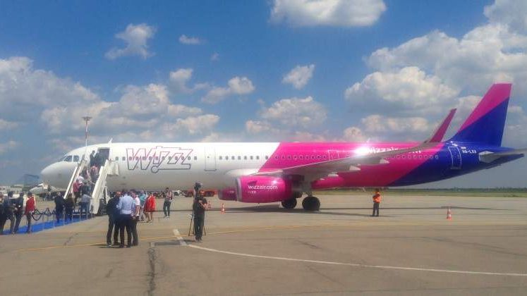 Wizz Air a transportat 100.000 de pasageri pe ruta Bucuresti-Cluj Napoca in mai putin de un an