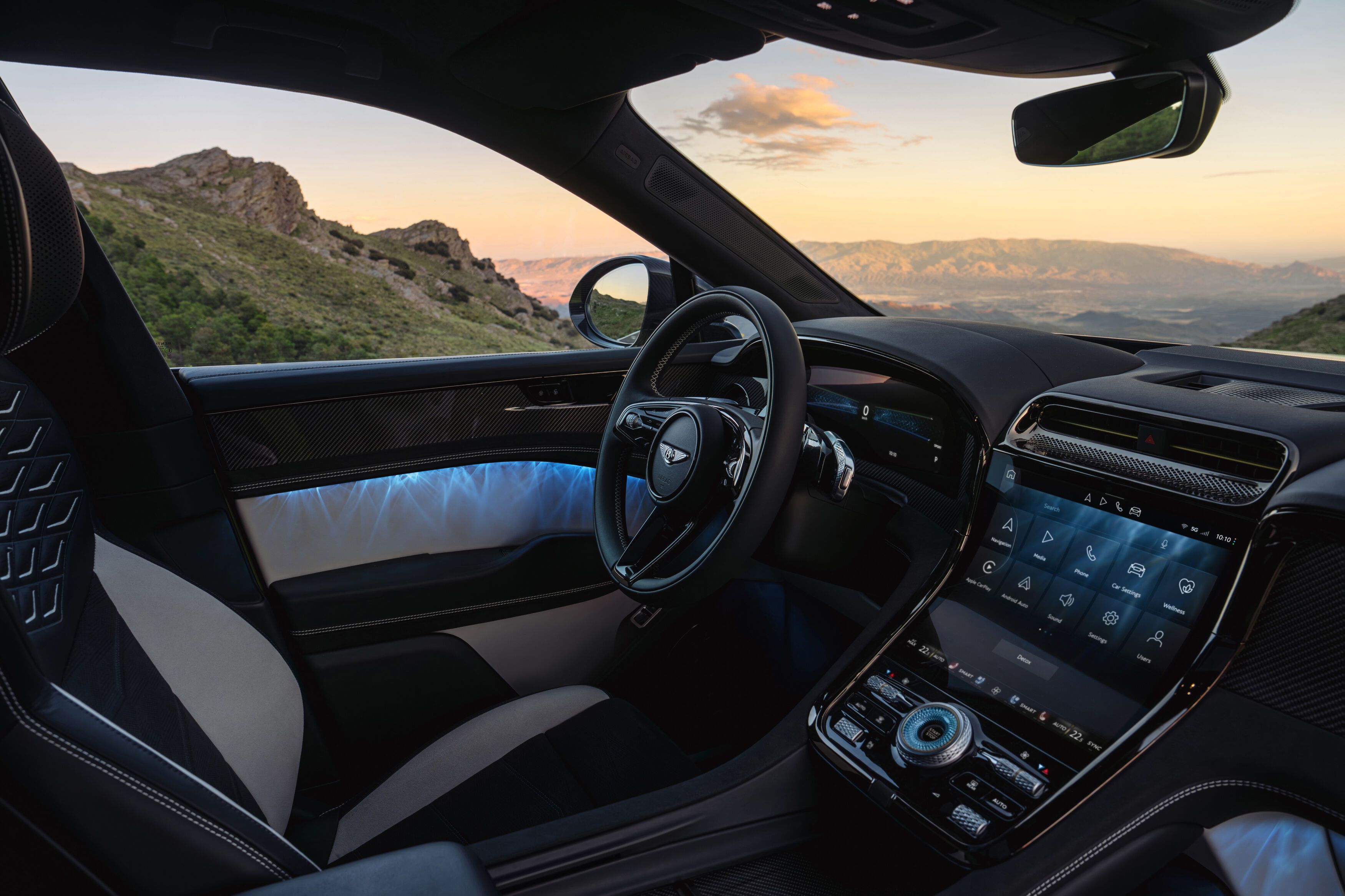 FOTO | Bentley intră în arena electrică cu Torcal, un super-SUV care rivalizează cu Range Rover Electric - Poza 10