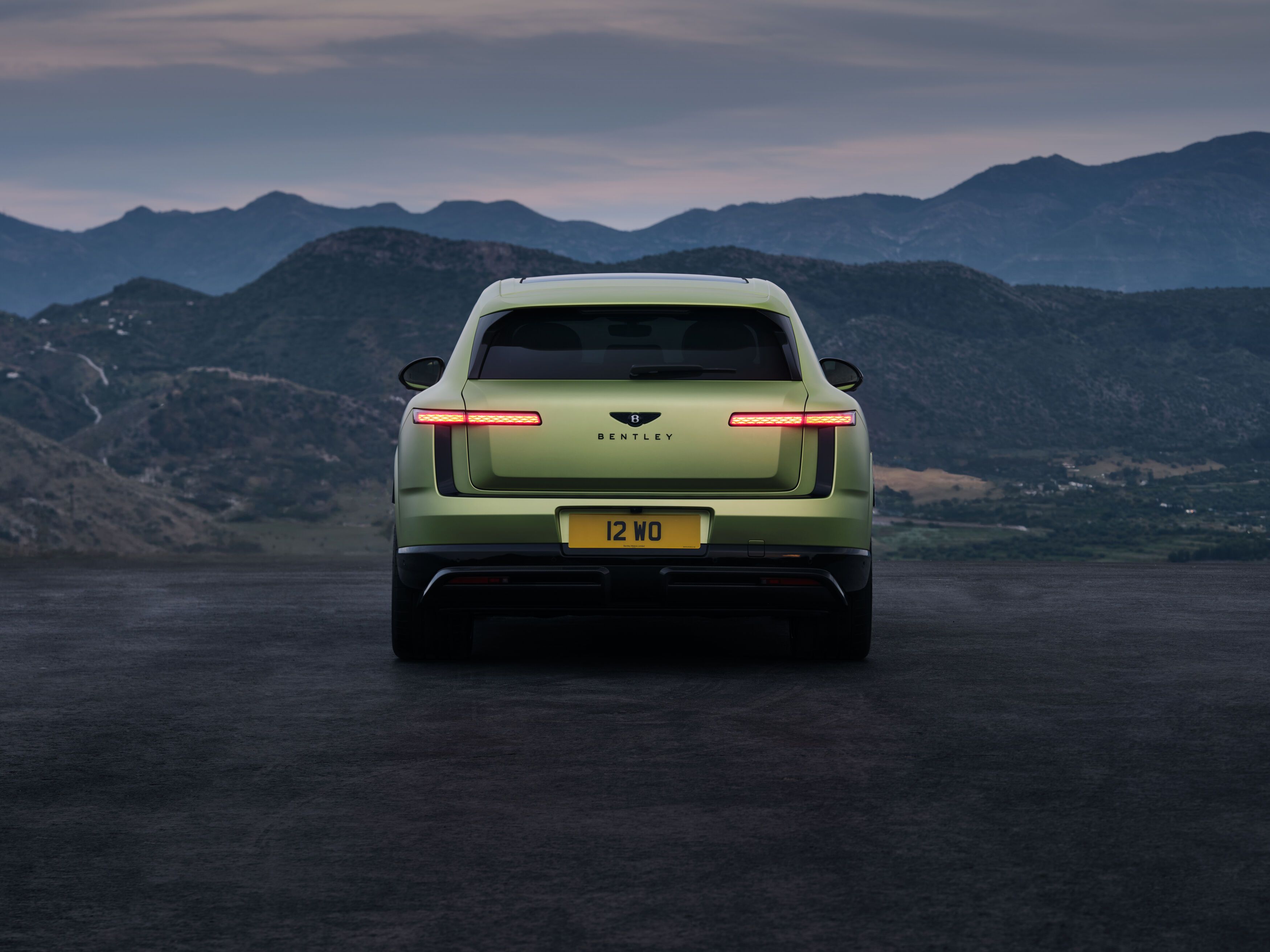 FOTO | Bentley intră în arena electrică cu Torcal, un super-SUV care rivalizează cu Range Rover Electric - Poza 8