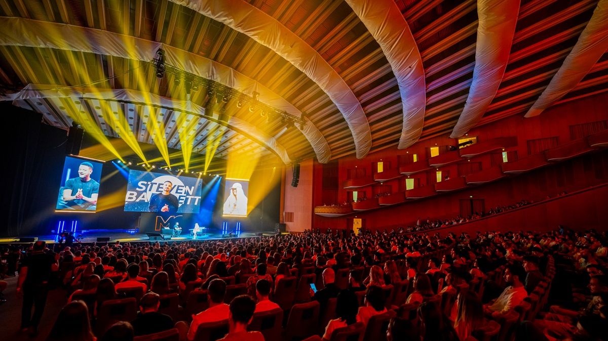 Acces la educație aplicată și conexiuni reale pentru noua generație: FOMO – The Festival Of Modern Owners lansează biletele pentru studenți, la preț special