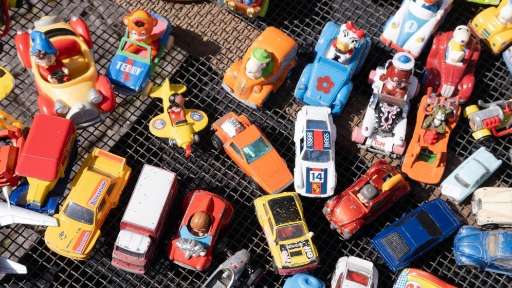 Containere pline cu jucării fake din China, blocate în portul Constanța