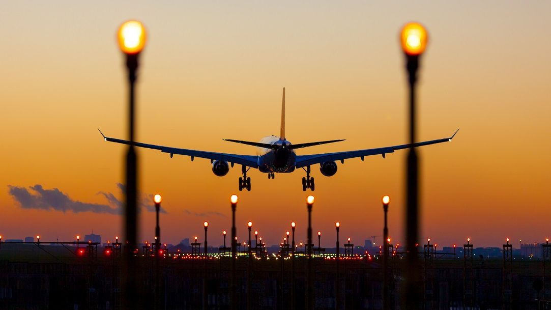 Romani blocati de joi seara pe aeroport in Belgia: Printre cei 180 se afla si Codruta Kovesi