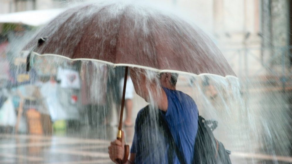 Cod Portocaliu de ploi abundente pentru 18 județe din țară