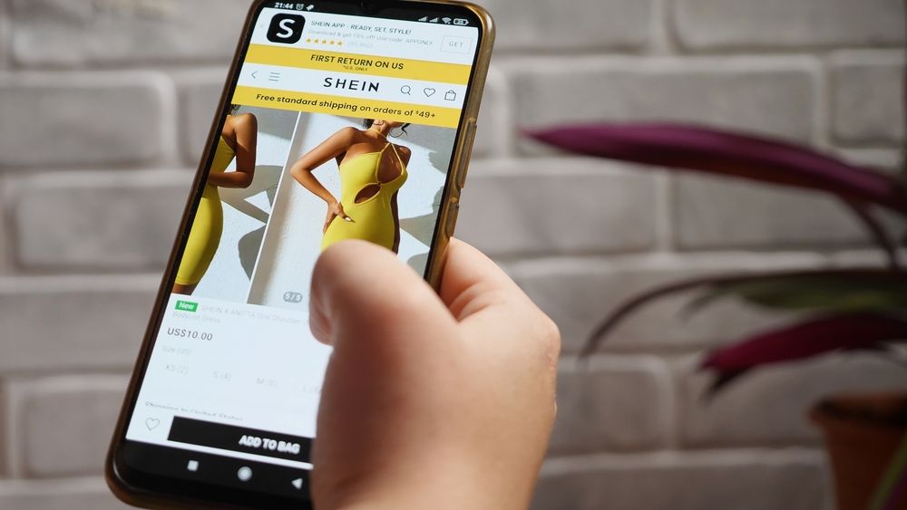 Shein pregătește majorări de prețuri în Europa. Cât ar putea plăti în plus clienții