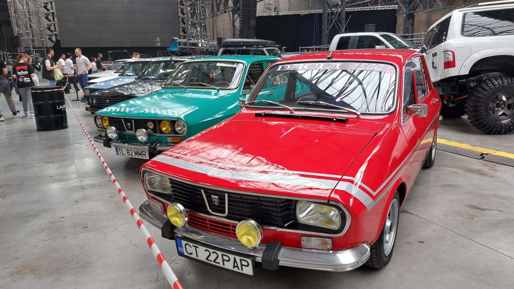 [GALERIE FOTO] Ce poți vedea la DropDown 4, salonul de mașini modificate și retro - Imagine 30