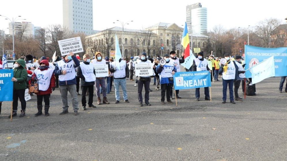 Un nou protest în București: Sindicaliștii din educație acaparează Piața Victoriei
