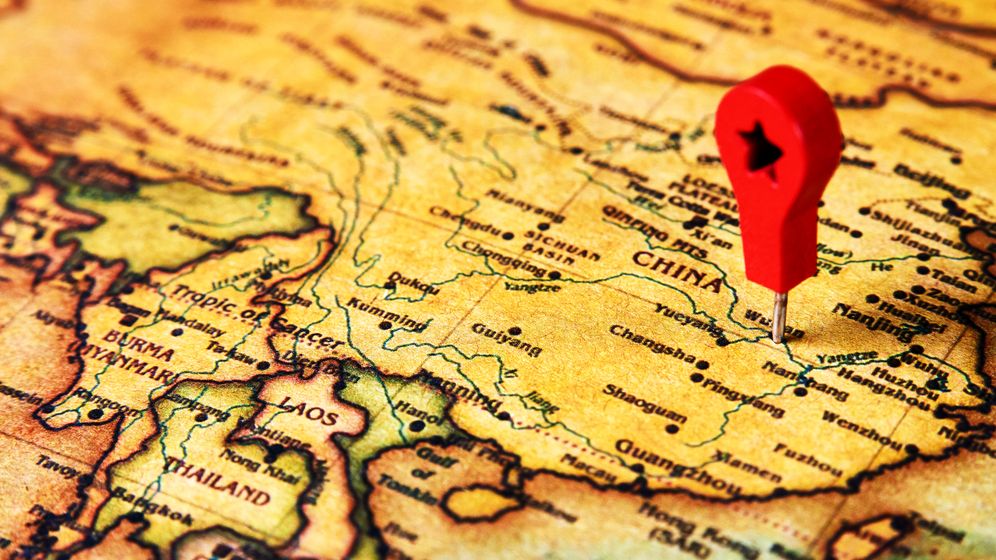 China a vaccinat zeci de mii de oameni împotriva COVID-19 cu o soluție NETESTATĂ