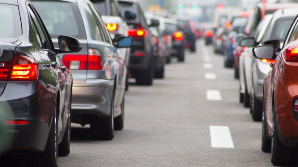 Trafic aglomerat pe Valea Prahovei şi pe DN 39 Constanţa - Mangalia