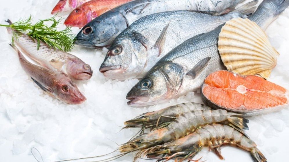 Alerta alimentara. Somon contaminat cu Listeria in Carrefour. Recomandari pentru clienti
