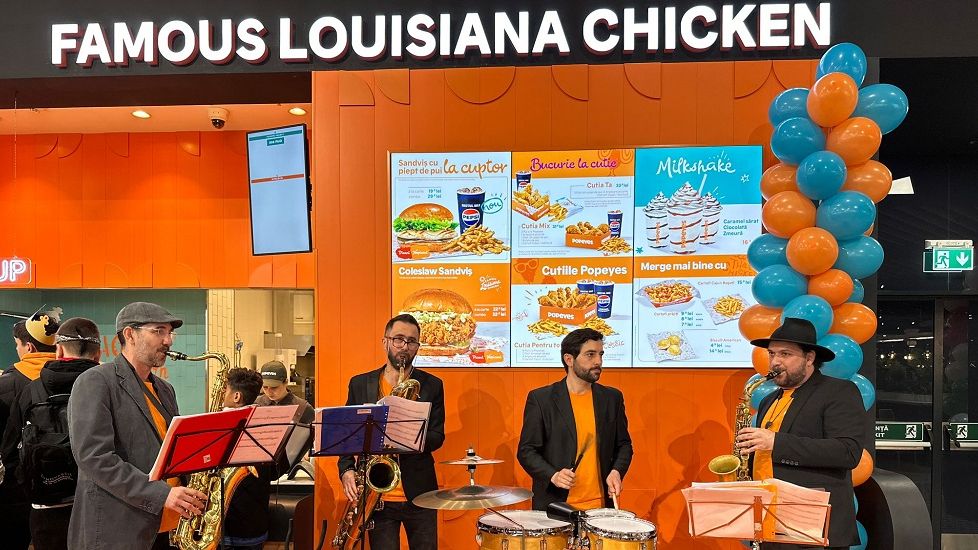 Oltenii vor avea parte de pui american. Primul Popeyes lansat în Craiova