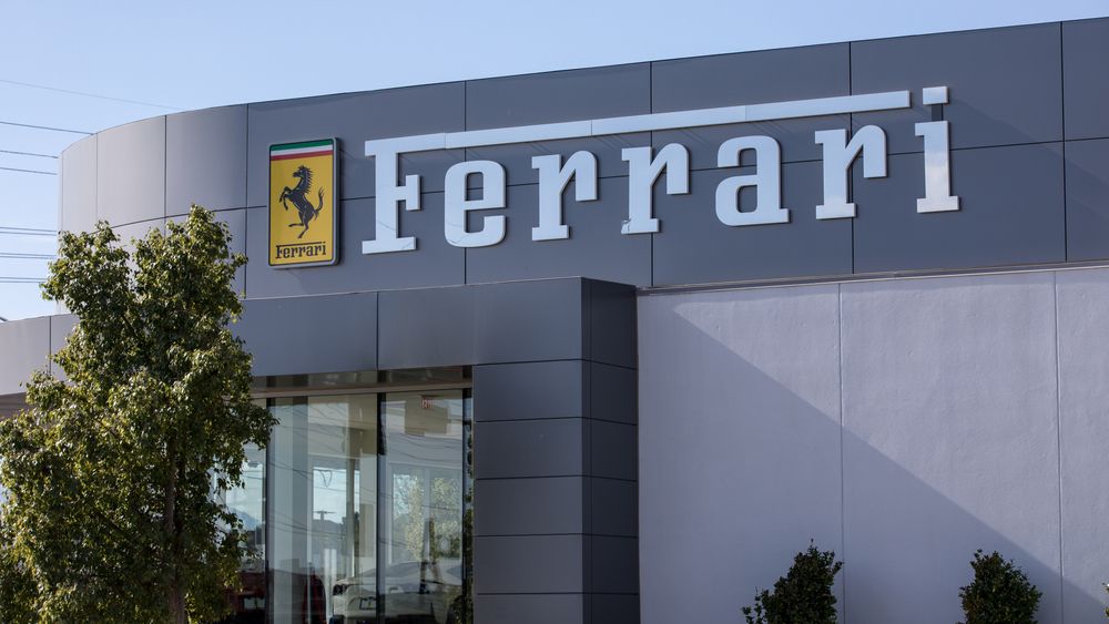 Schema Nordis cu mașini: Dealer Ferrari, acuzat că a vândut aceleași modele de mai multe ori. Pagubele ar fi de sute de milioane de euro
