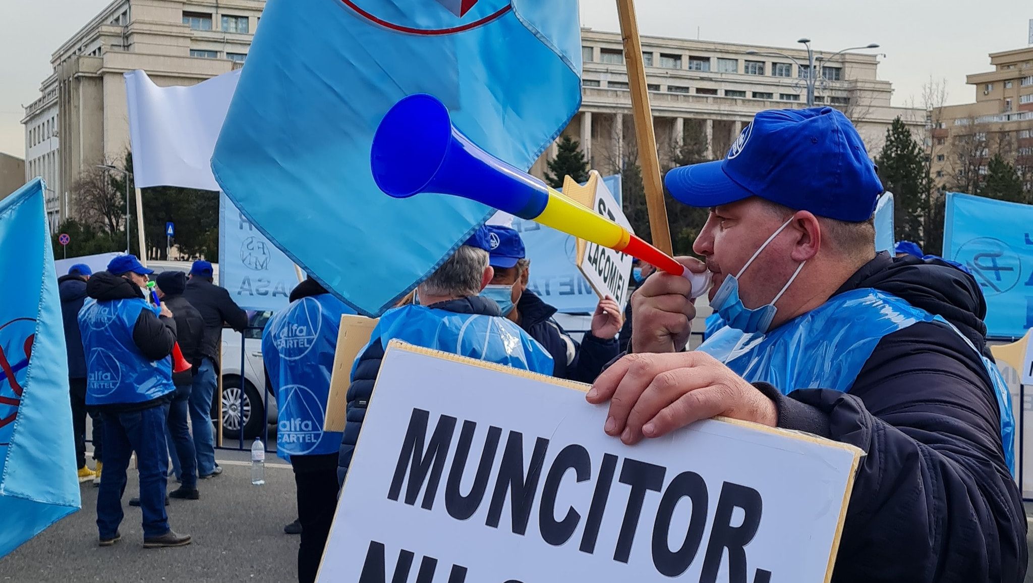 Revoltă în administrația locală. Angajații intră în grevă de avertisment, primarii vin la discuții cu Bolojan&nbsp;