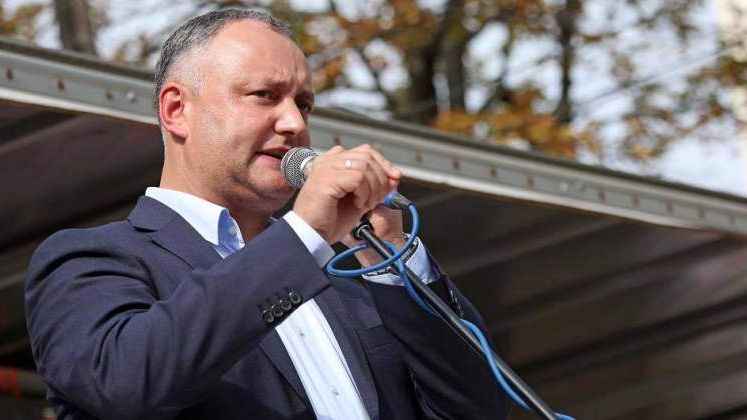 Liberalii moldoveni strang semnaturi in Parlament pentru suspendarea lui Dodon
