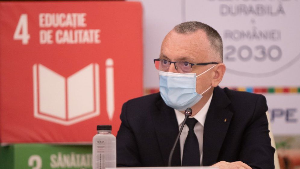 Ministrul Educației: Profesorii nevaccinați care nu se testează se vor ”odihni puțin” când incidența ajunge la 6 la mie