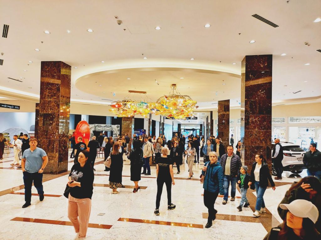 FOTO | Iulius Mall Suceava s-a deschis în varianta extinsă, după o investiție de 40 mil. euro - Imagine 15