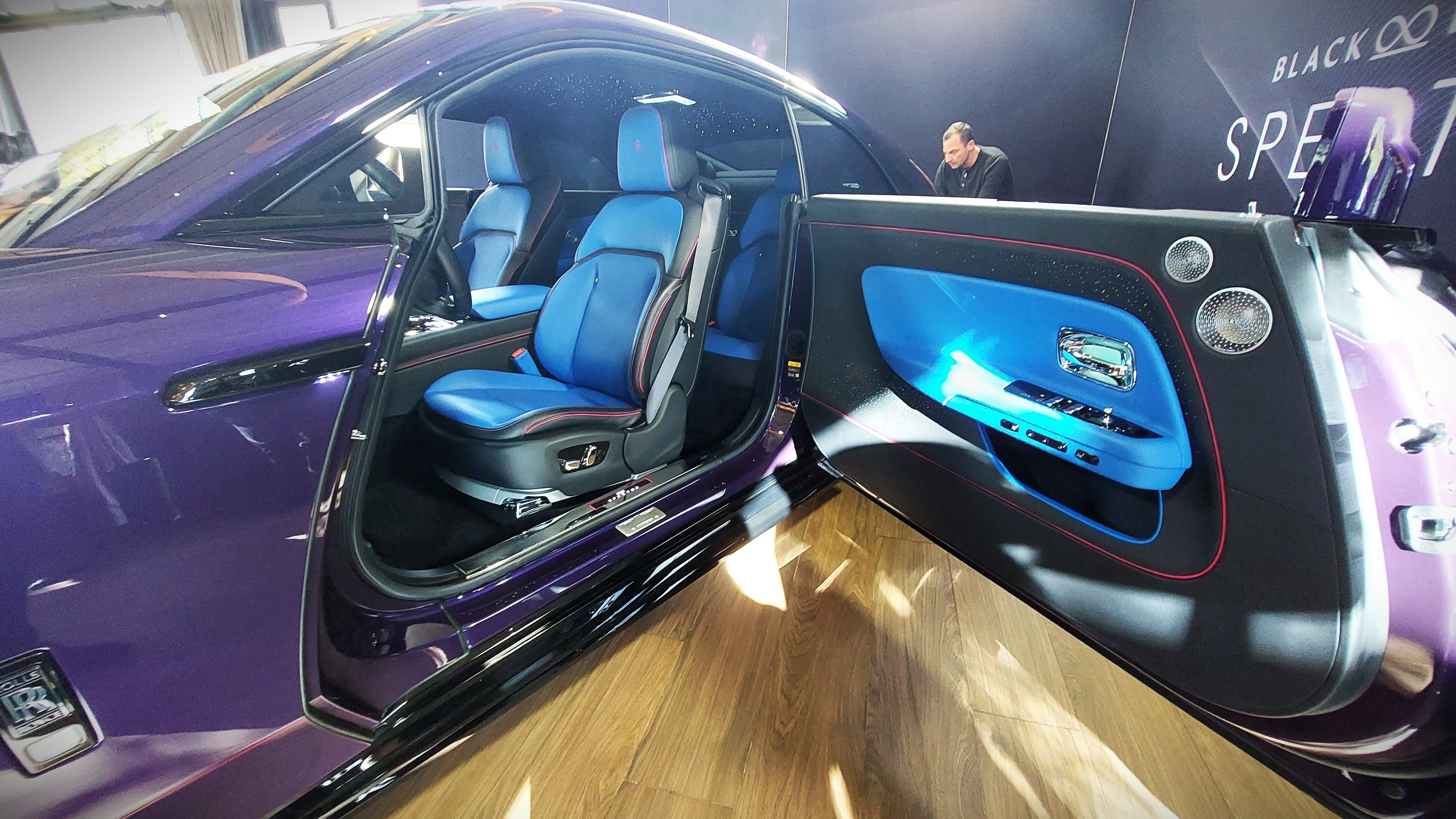 Black Badge Spectre, cel mai puternic Rolls-Royce din toate timpurile, prezentat oficial la București - Poza 9