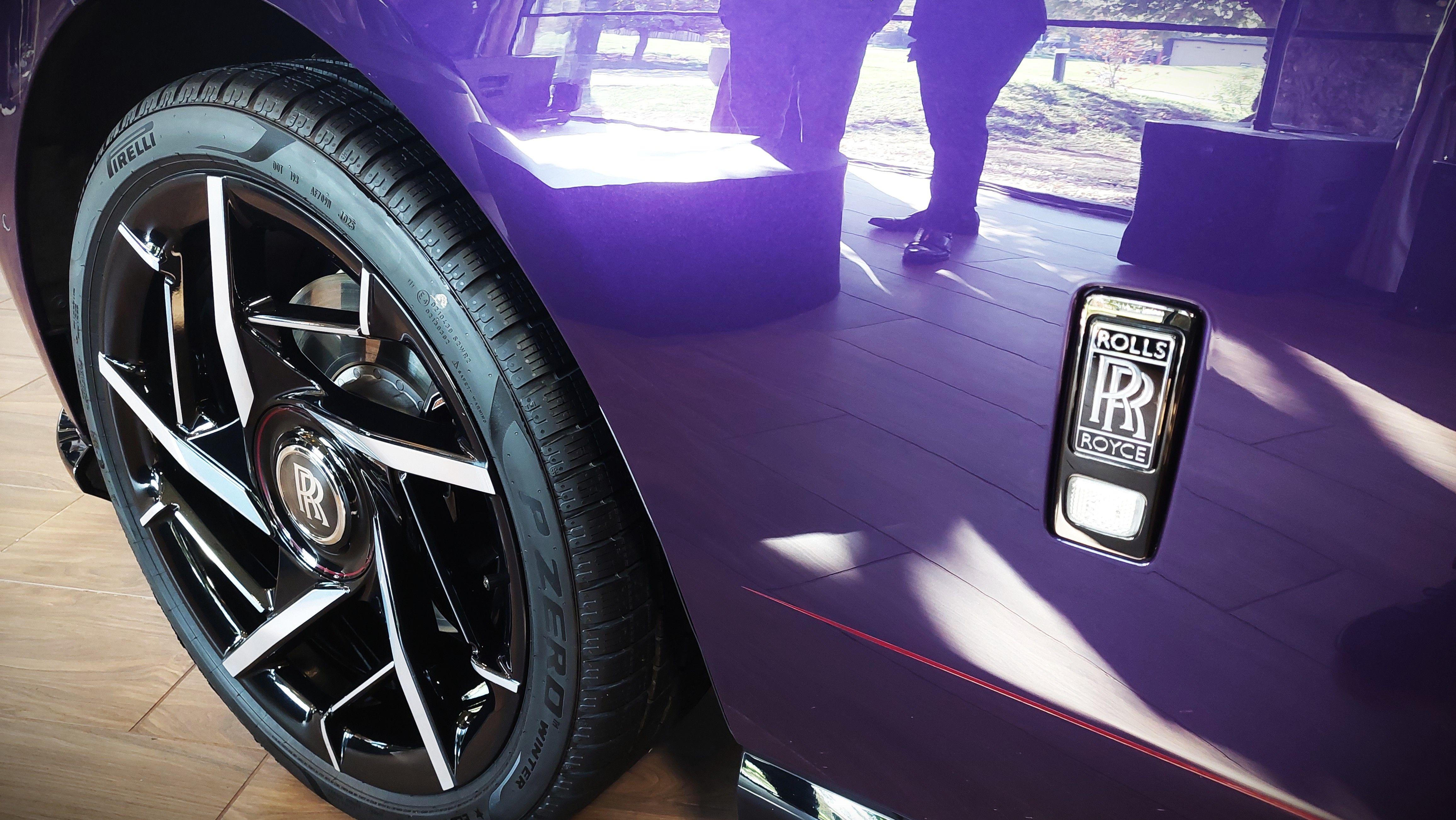 Black Badge Spectre, cel mai puternic Rolls-Royce din toate timpurile, prezentat oficial la București - Poza 3