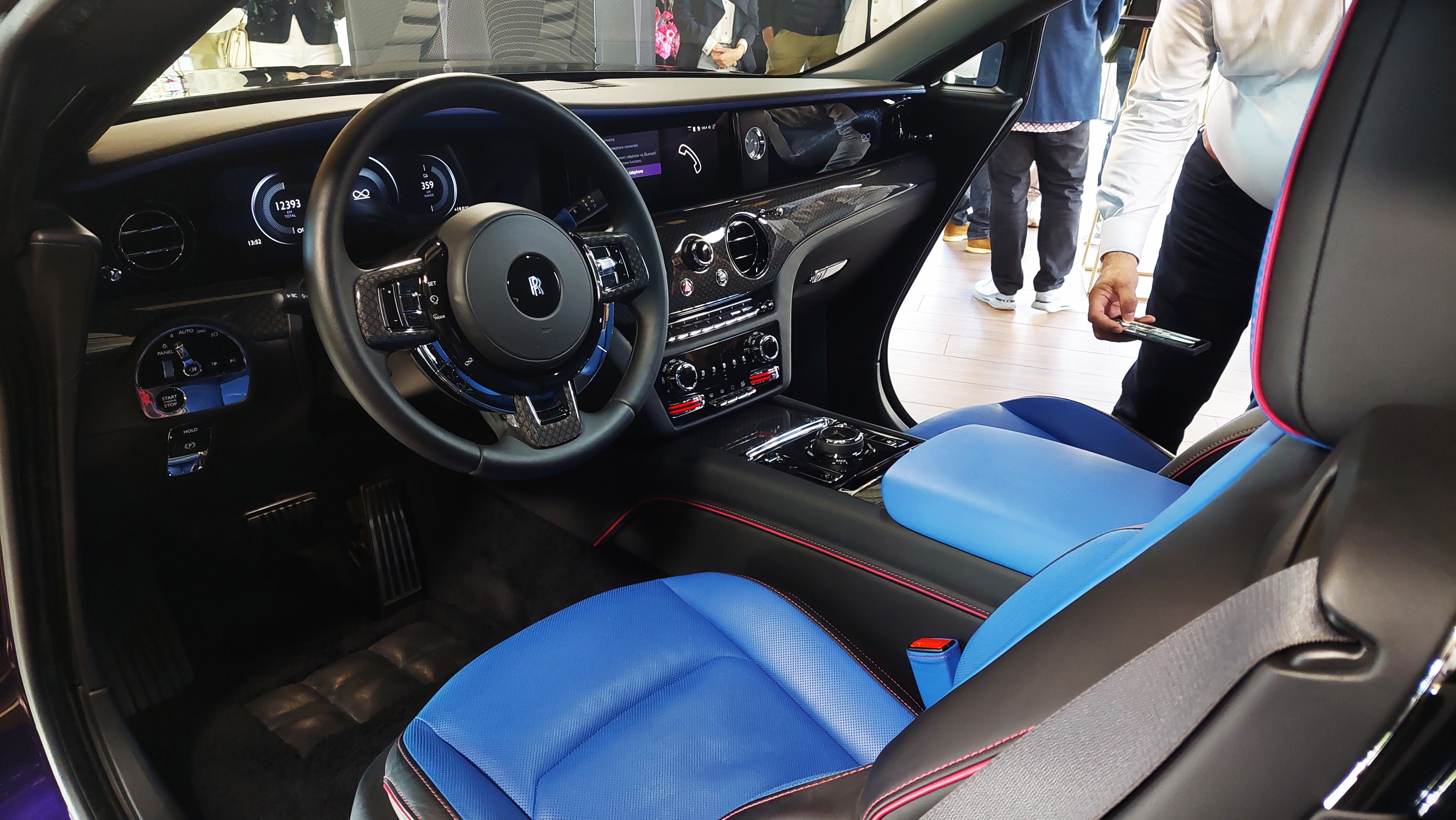 Black Badge Spectre, cel mai puternic Rolls-Royce din toate timpurile, prezentat oficial la București - Poza 12