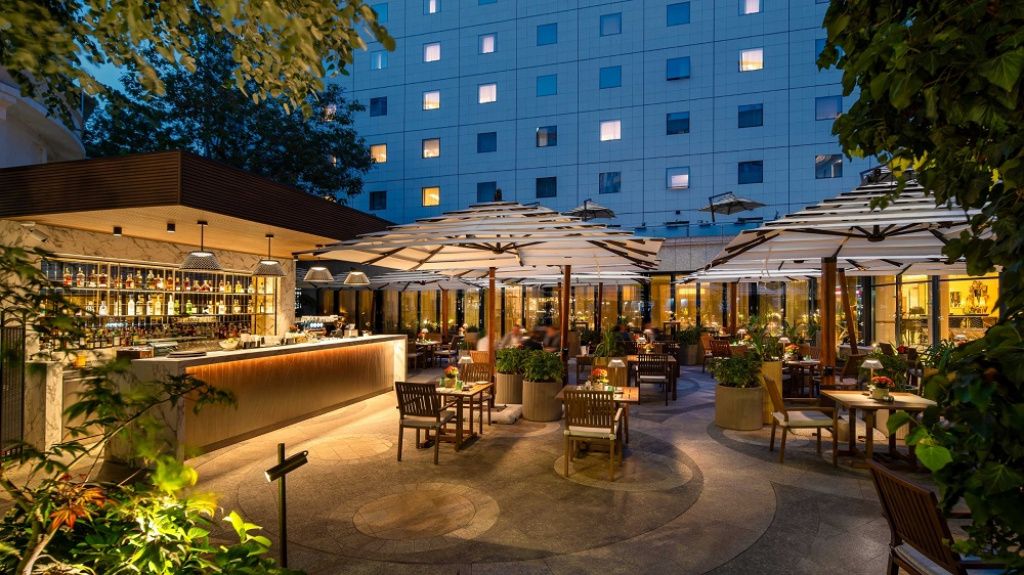 Athénée Palace redeschide Roberto's, una dintre cele mai vechi terase din București - Imagine 6
