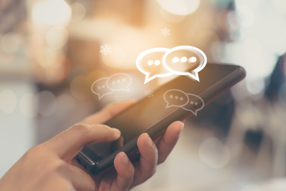 Sezamo introduce cumpărăturile cu AI: Românii pot comanda și plăti direct dintr-o conversație