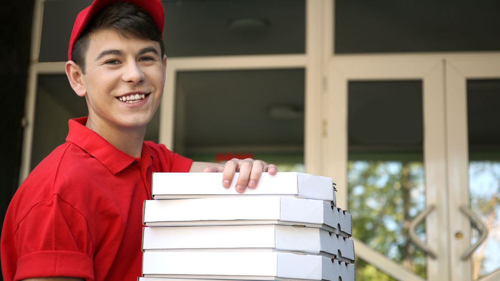Doar 2,5% dintre studenții și elevii români au un job în timpul școlii, față de media UE, de 18%