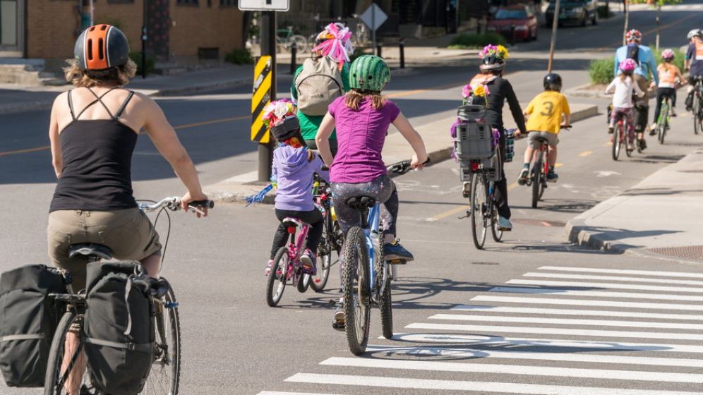 Europenii vor mai multe piste pentru biciclete şi alei pietonale pentru menţinerea aerului curat