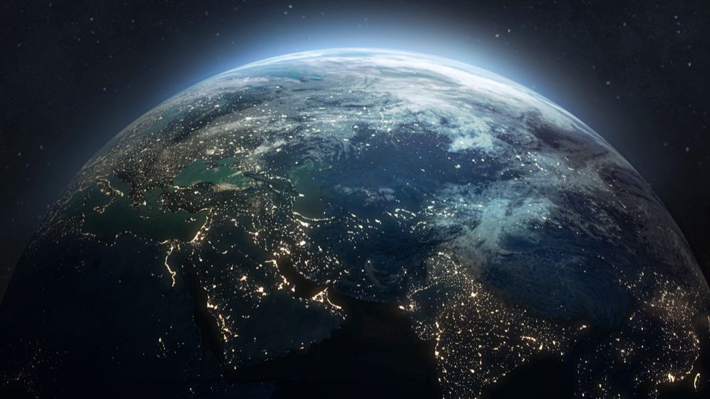 O planetă îngropată în Pământ ar putea să fie în spatele unei „tumori planetare”