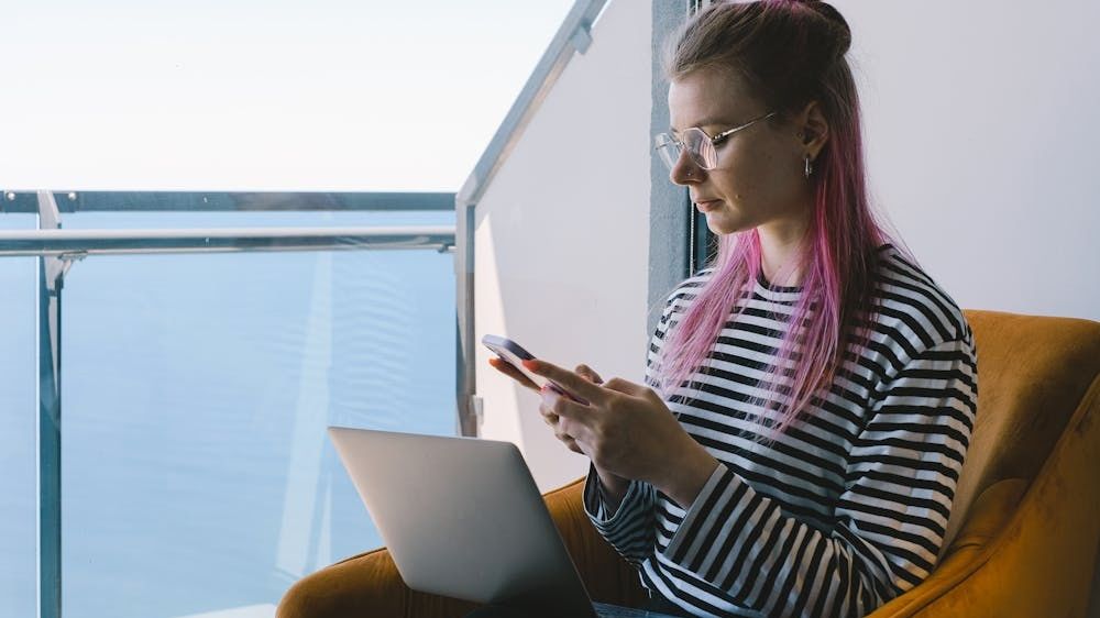 Doar Gen Z să nu fii: Tinerii sunt martorii unui „Job Apocalyse”. Angajatorii fac „economie” la joburi entry-level