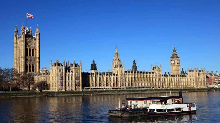 Analisti: Banca Angliei, pe cale sa reduca dobanzile, prima oara in sapte ani