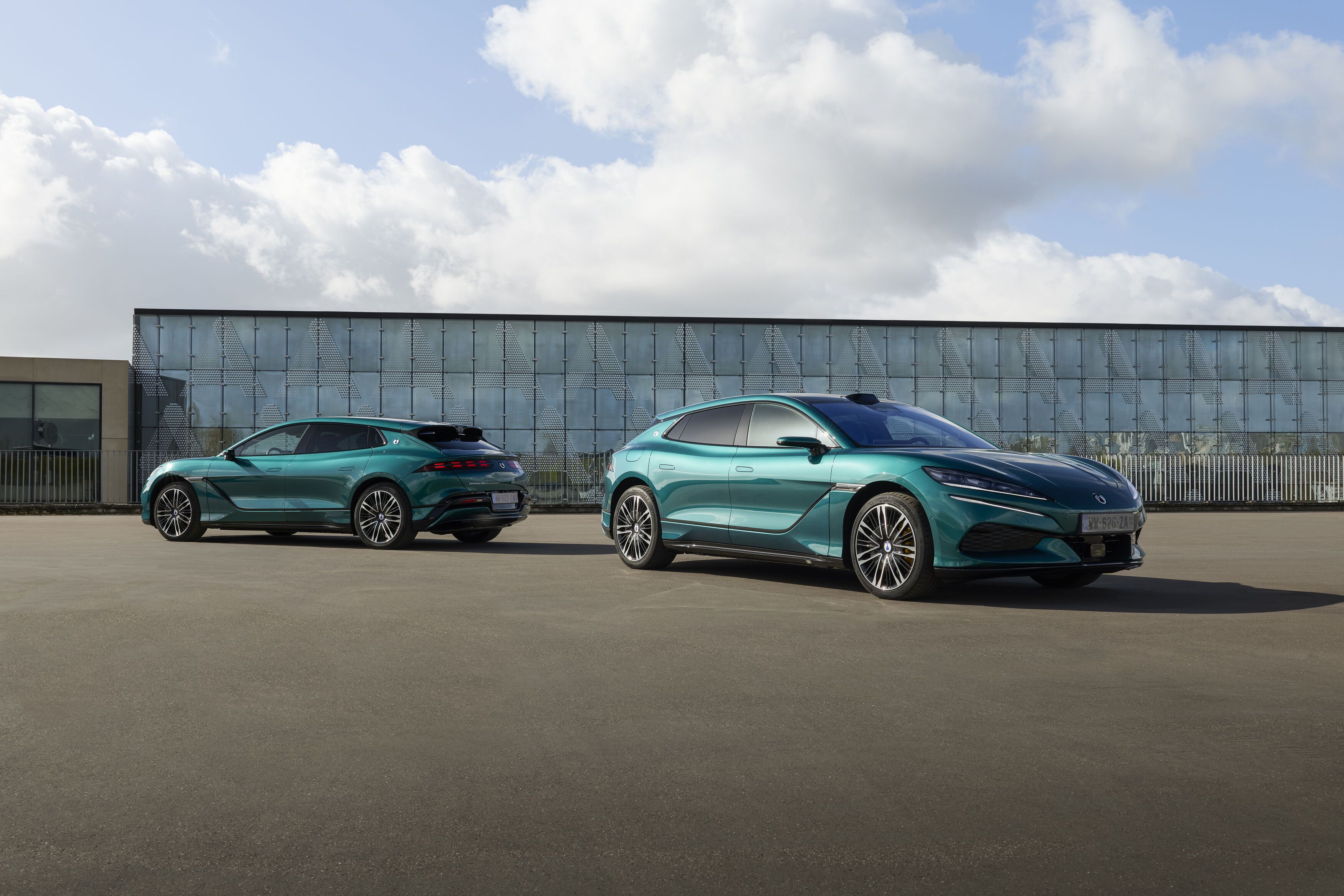Denza, brandul premium al BYD, s-a lansat în Europa. Rivalul chinezesc al BMW și Audi va ajunge și în România - Poza 3