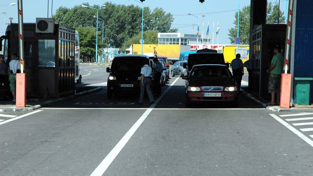 Zeci de migranți au încercat să treacă ilegal granița dintre Ungaria și România