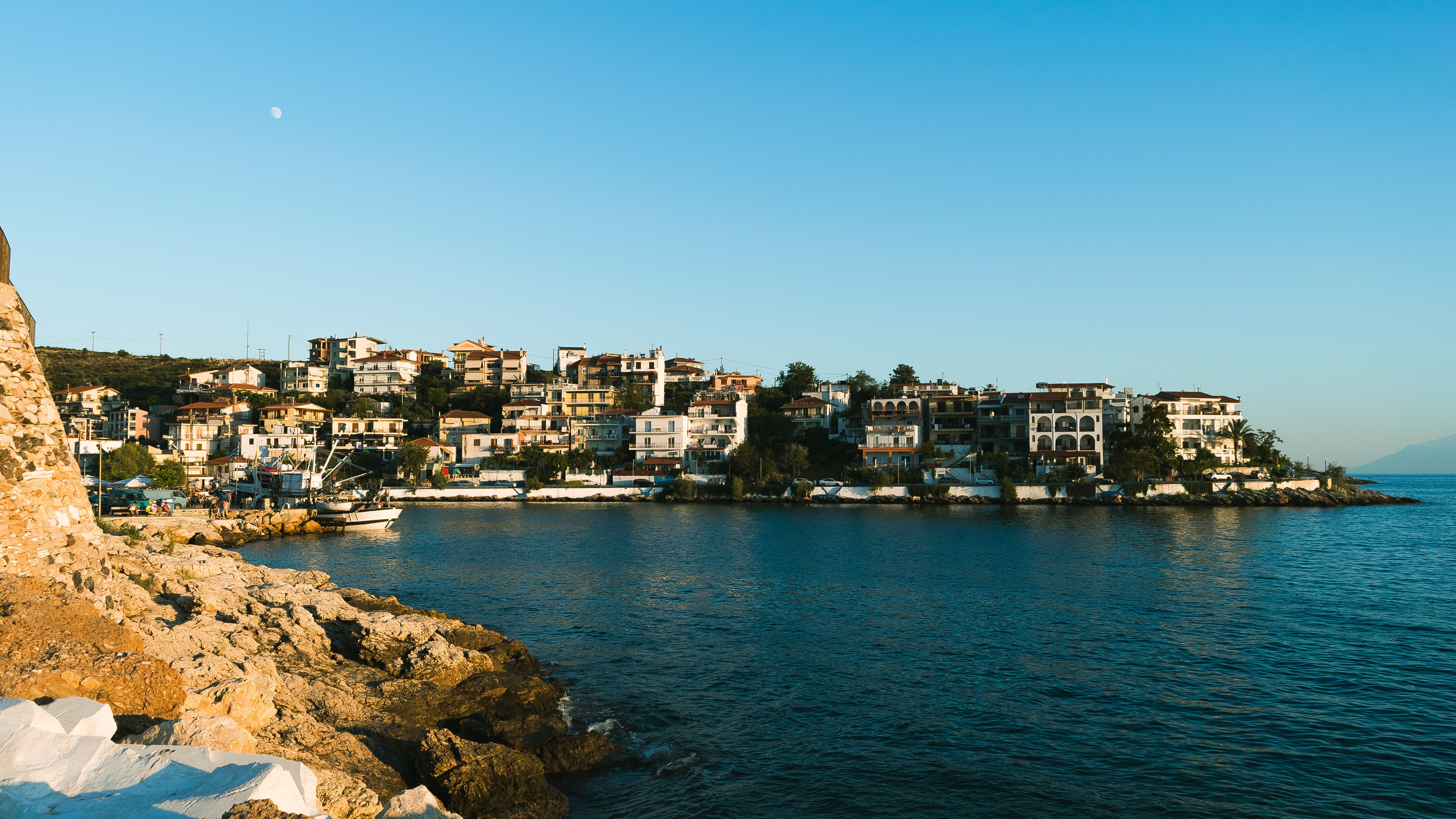 Formularele de călătorie pe cale rutieră pentru Grecia sunt suspendate până marți