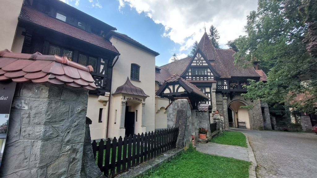 GALERIE FOTO | O vizită la Domeniul Regal Peleș. Cum arată șantierul noii unități de cazare ș - Imagine 46