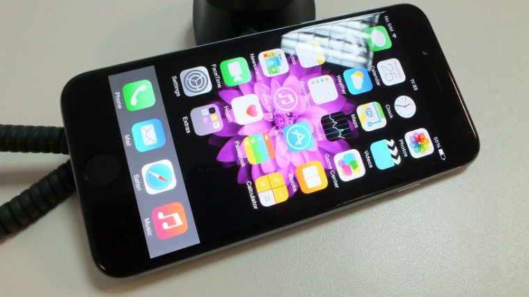 eMAG, la un an de Apple Shop: Comanda medie, 3.000 de lei