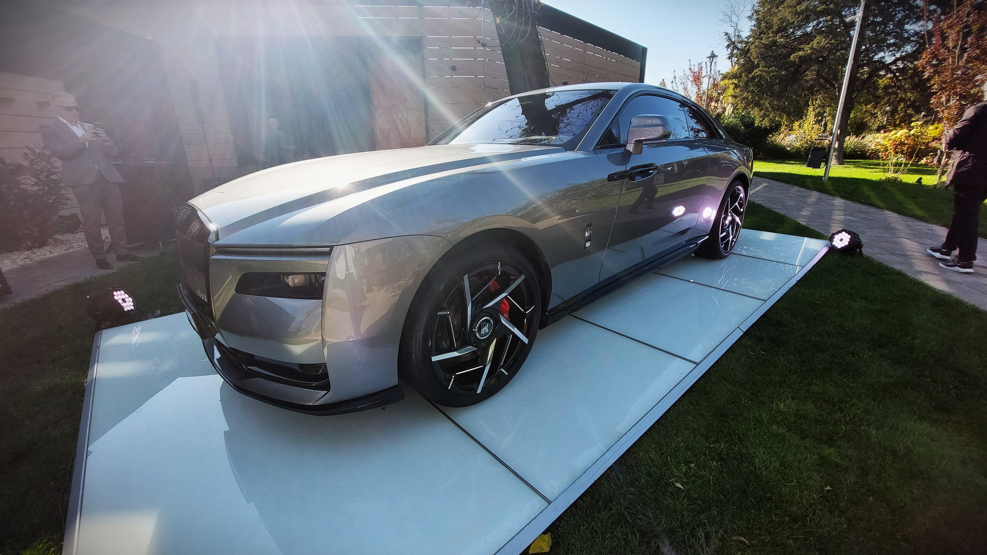 Black Badge Spectre, cel mai puternic Rolls-Royce din toate timpurile, prezentat oficial la București - Poza 35