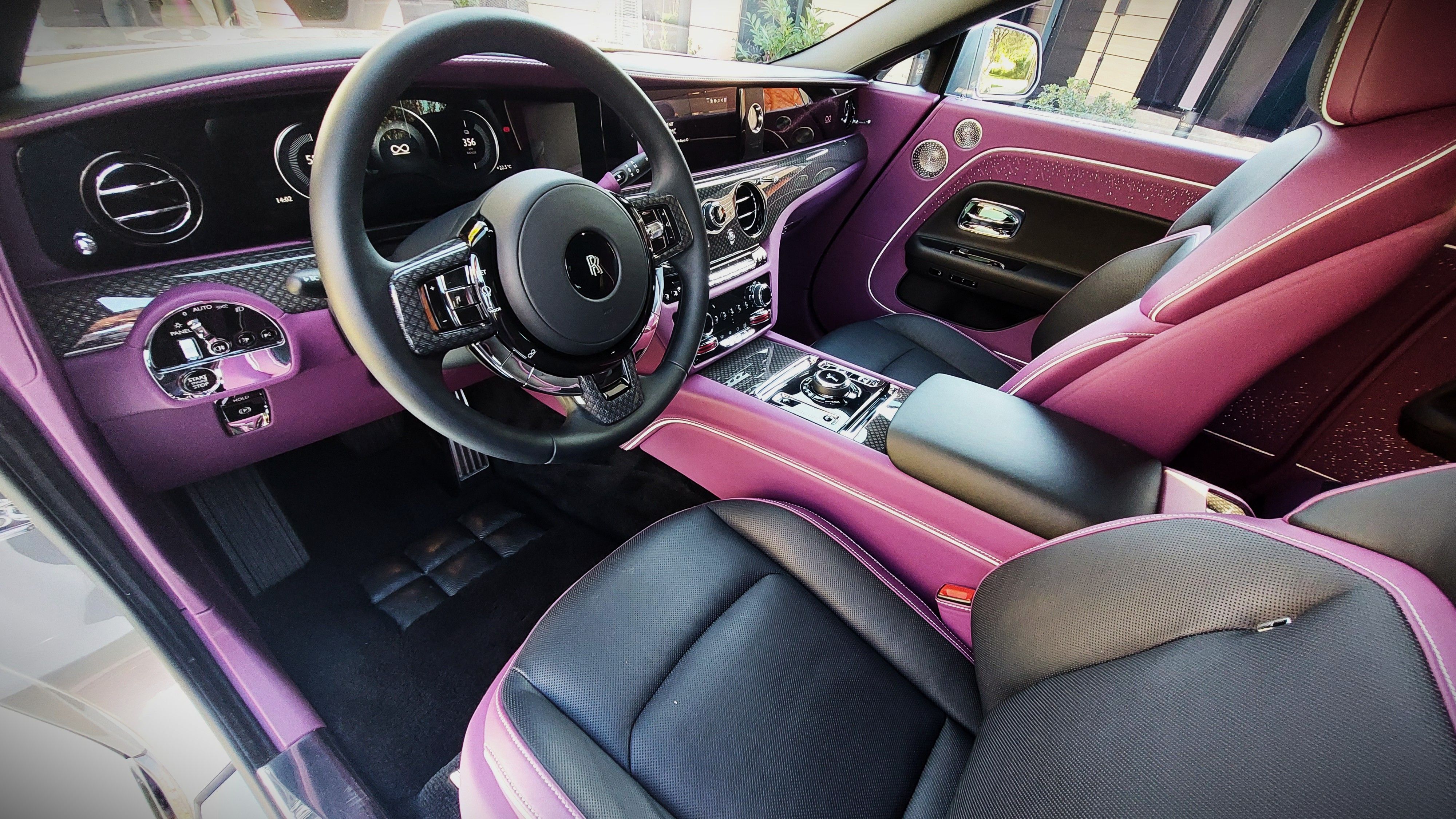 Black Badge Spectre, cel mai puternic Rolls-Royce din toate timpurile, prezentat oficial la București - Poza 24